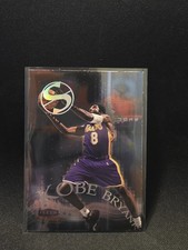Fleer Focus Soar Subjects Insert Kobe Bryant #8 Los Angeles Lakers 1999-00
