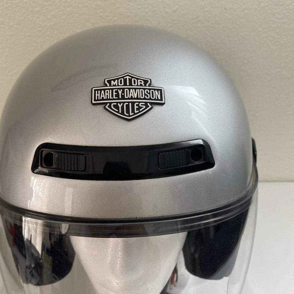 Casco Harley Davidson Silver Jet con protector facial talla pequeña excelente estado Foto 2 de 4