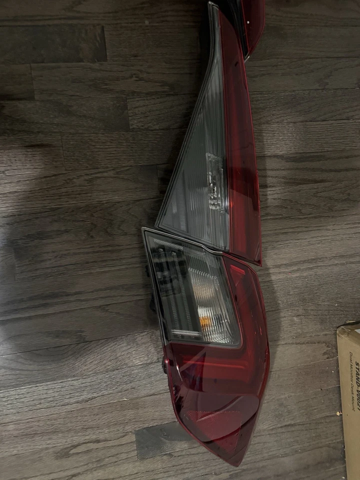 Оригинальные задние фонари для Honda Civic 2025 ТОЛЬКО 3 месяца - Изображение 3 из 4