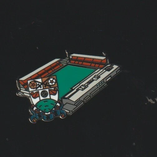 BARNET F.C. 'Hive Stadium' Club Crested Enamel Badge FREE POST UK - Image 2 of 2