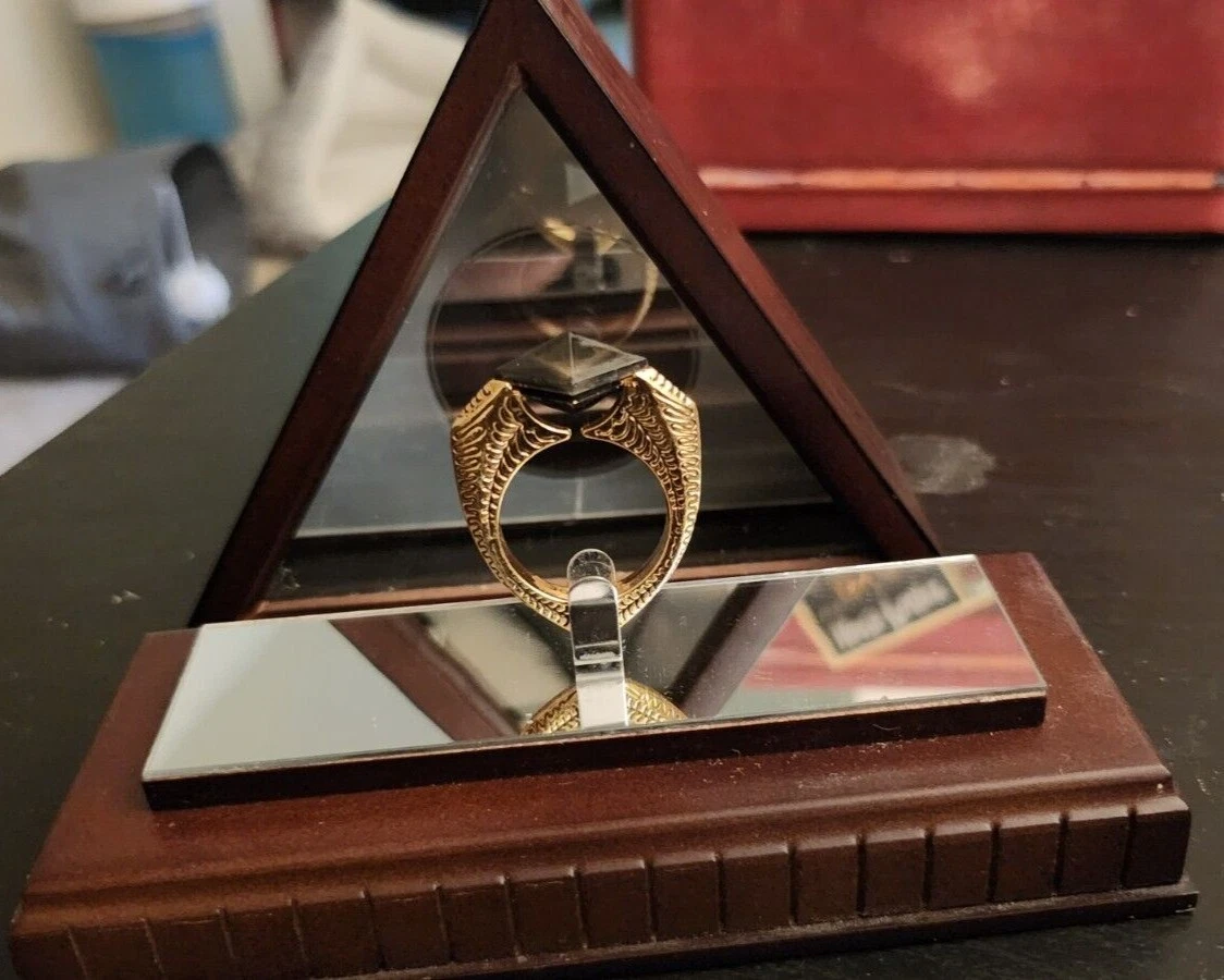 NEW HARRY POTTER 24K GOLD VOLDEMORT HORCRUX RING PROP REPLICA DISPLAY