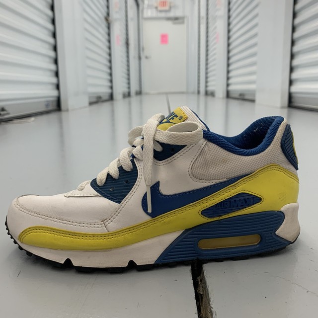 nike running shoes blue and yellow