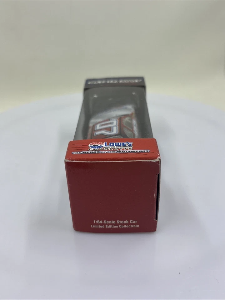 COCHE NASCAR LOWES MOTOR SPEEDWAY BANK OF AMERICA 500 Foto 2 de 4