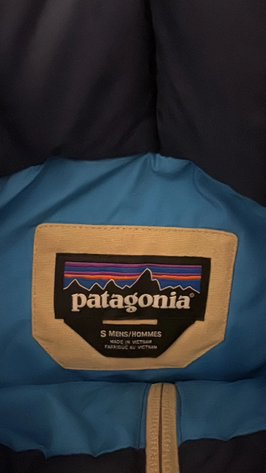 Patagonia Bivy 羽绒背心绗缝 Puffer 27586 男式 S 米色海军蓝性能 Gorp — 第 2/4 张图片