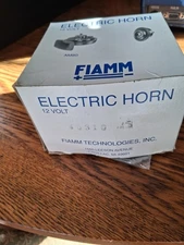 12 volt car horn With Mounting Bracket . New.  Fiamm 