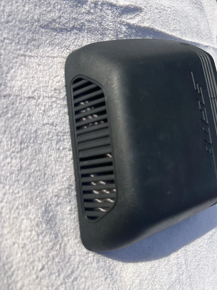 12-17 菲亚特 500 HATCHBACK 后座放大器盖 AMP TRIM BEZEL T4120 — 第 3/4 张图片