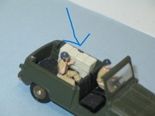 R30 dinky toys, 1 poste de radio BLANC pour la 4L SINPAR ou le dodge militaire
