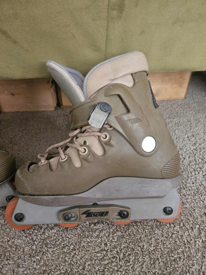 VINTAGE BAUER "CIVILITY" AGGRESSIVE INLINE SKATES TAN MENS SIZE 6 - Image 3 of 4