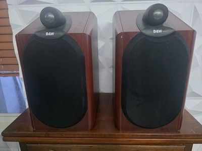 B&W B&W Loudspeakers Ltd. Worthing, England Made in England Fabriqué en Angleter