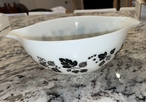 Vintage Pyrex Black & White Gooseberry Cinderella Mixing Bowl #443 Pristine