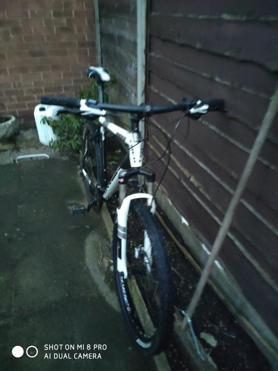 Trek hotsell 6000 specs