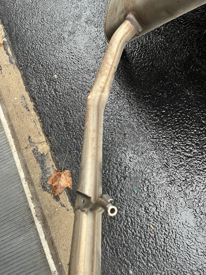 Conjunto de silenciador de escape y tubo OEM Toyota Prius Prime 17-22 Foto 4 de 4