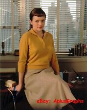 ELISABETH MOSS.. Mad Men Pixie - SIGNED ELISABETH MOSS.. Mad Men Pixie - SIGNED