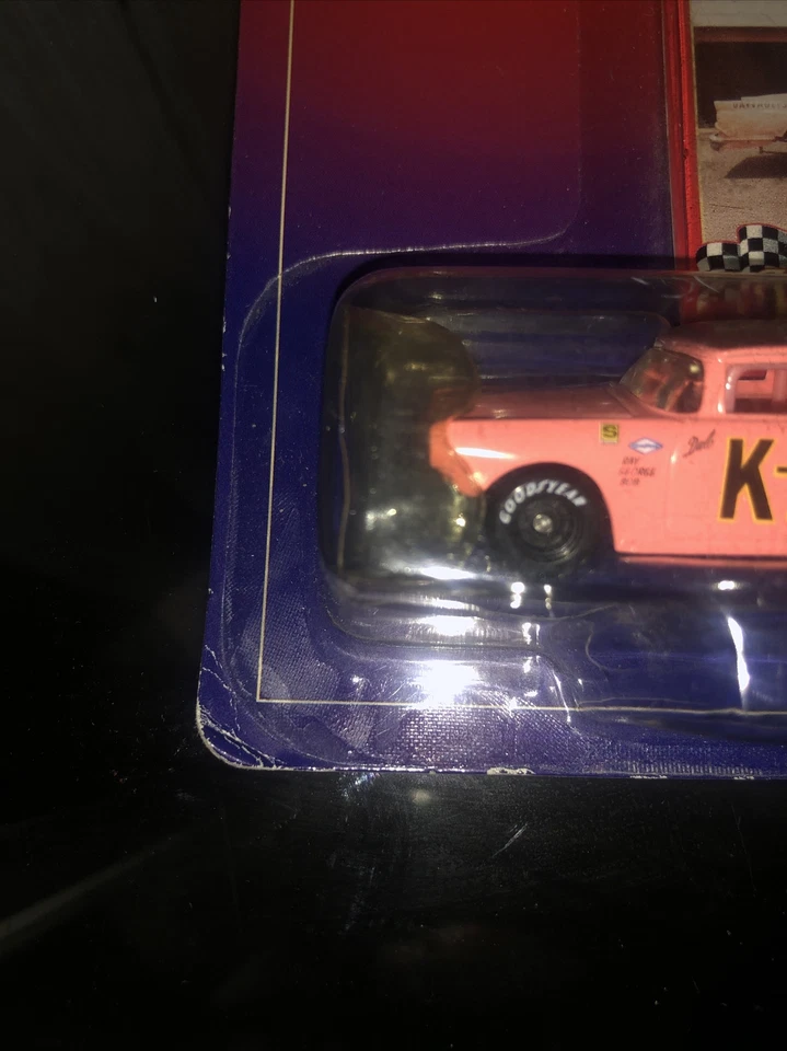 Dale Earnhardt K-2 1956 rosa Ford Victoria 1998 Winners Circle nuevo en paquete diecast 1:64 Foto 4 de 4