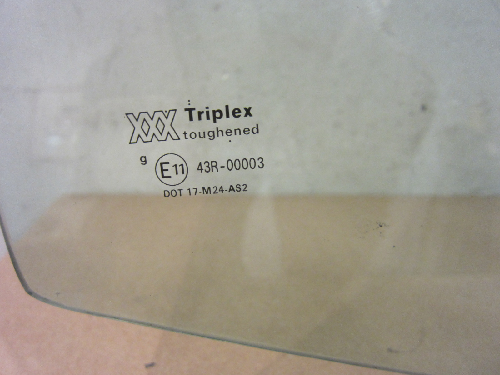 Rolls Royce Silver Spur 1987- RH Front  Door Glass