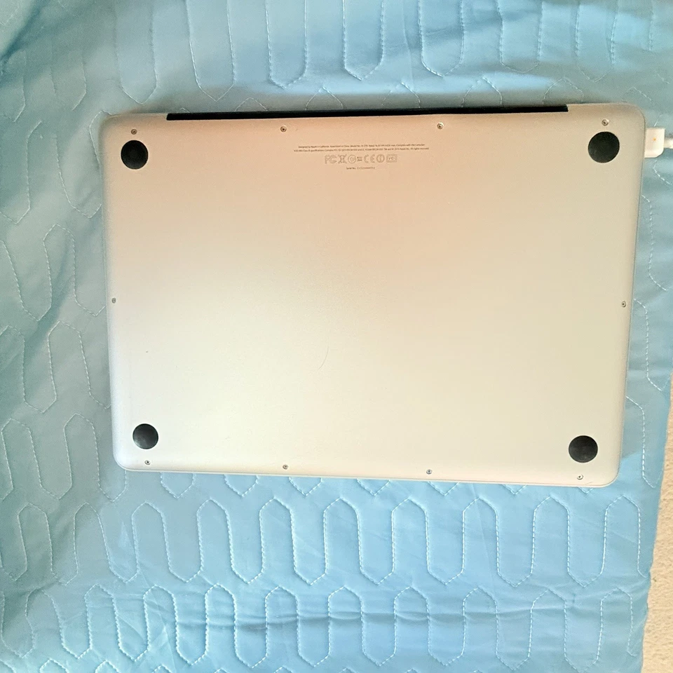 Apple MacBook Pro 13" (Mitte 2012) 512GB SSD, 2,5 GHz Dual-Core Intel Core i5 - Bild 4 von 4