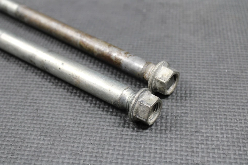 2009 KAWASAKI KLX250SF OEM БОЛТ ПОДВЕСКИ ПОВОРОТНЫЙ ВАЛ БОЛТЫ - Изображение 3 из 4