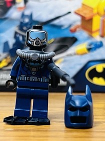 LEGO DC Super Heroes Batman The Penguin Face Off 76010 Complete w/ Box & Manual