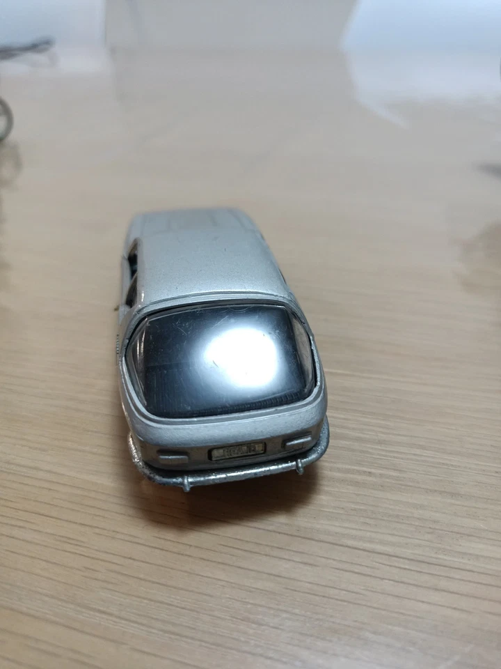 JENSEN COUPE VIGNALE-N° 573-SCALA 1/43-ANNI 70 Politoys 573 - Immagine 3 di 4