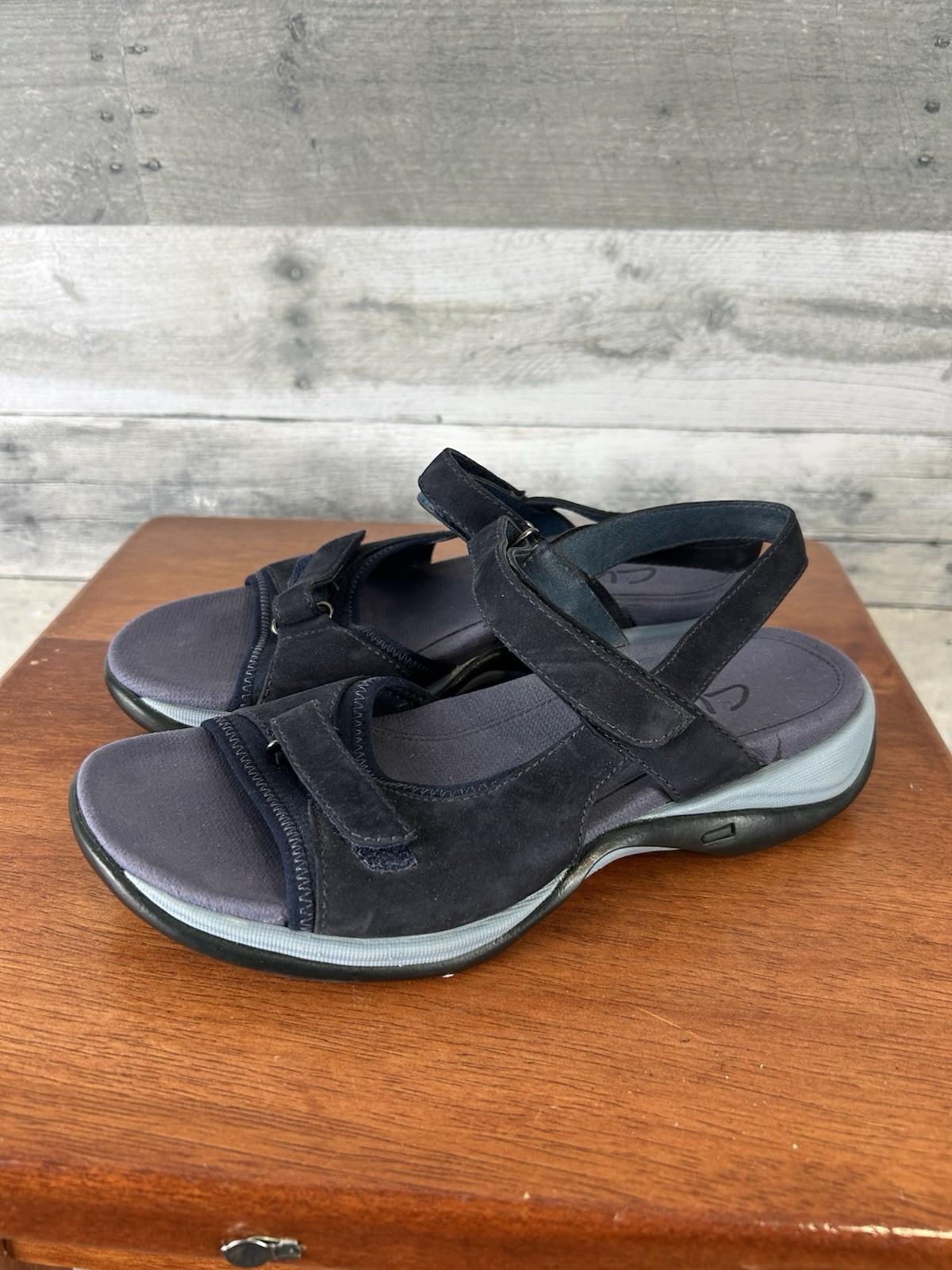 CLARKS Women's Sandals 6M Navy Blue Springers Cushioned with Hook & Loop