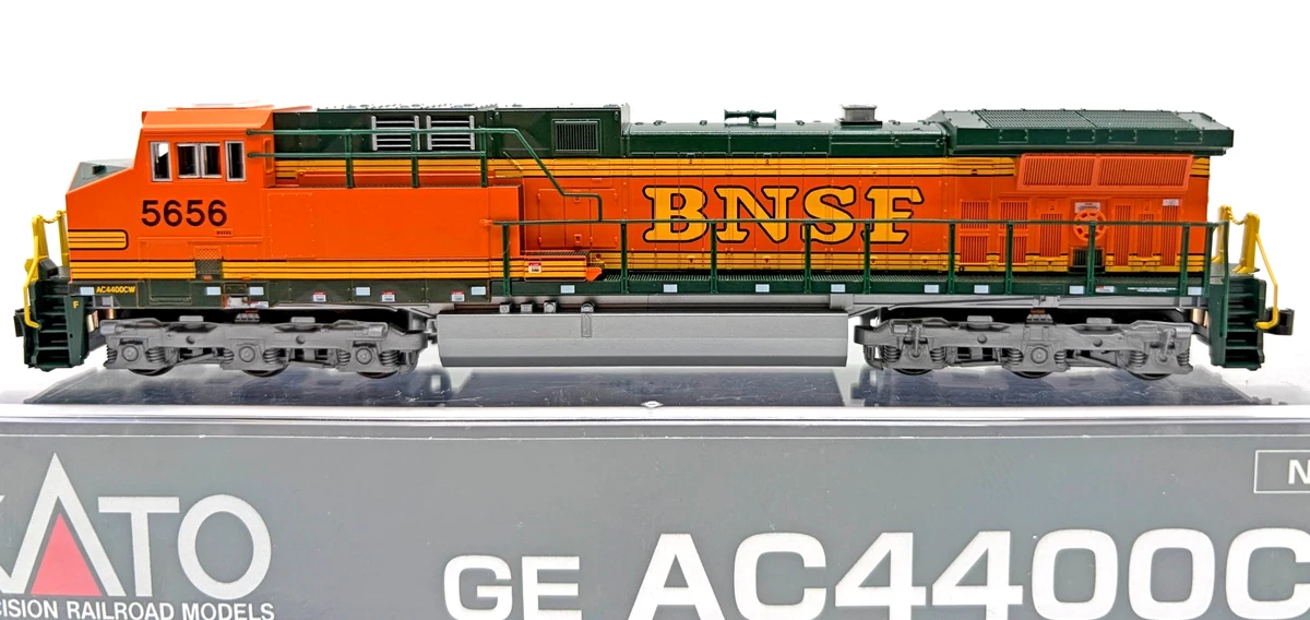Athearn BNSF 8236 ディーゼル機関車 Nゲージ 鉄道模型 BNSF Railway N Orange Diesel Locomotive Model Railroad Locomotives