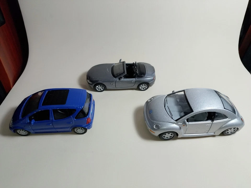 Lotto 3 Modellini Mercedes Classe A BMW Z4 Volkswagen New Beettle 1/36  Vedi Fot - Immagine 4 di 4