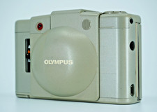 EXC 5 Olympus XA2 A11 White 35mm Point Shoot Film Camera fr JAPAN 4713151