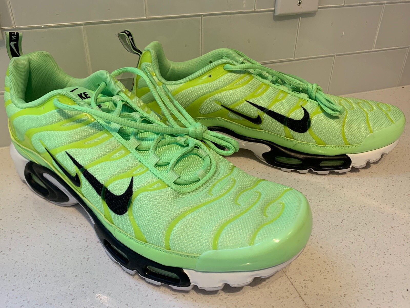 nike air max plus premium green