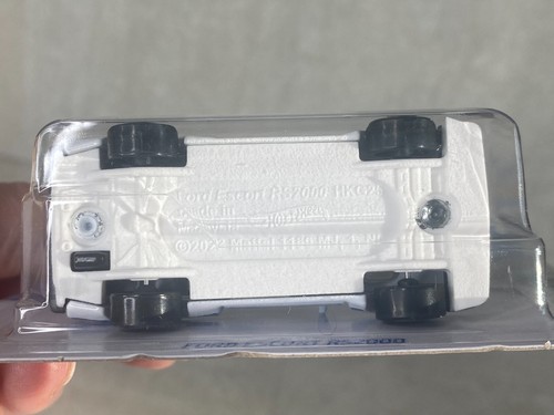 Hot Wheels Ford Escort RS2000 blanco azul 2023 corredores retirados 4/250 - Imagen 4 de 6