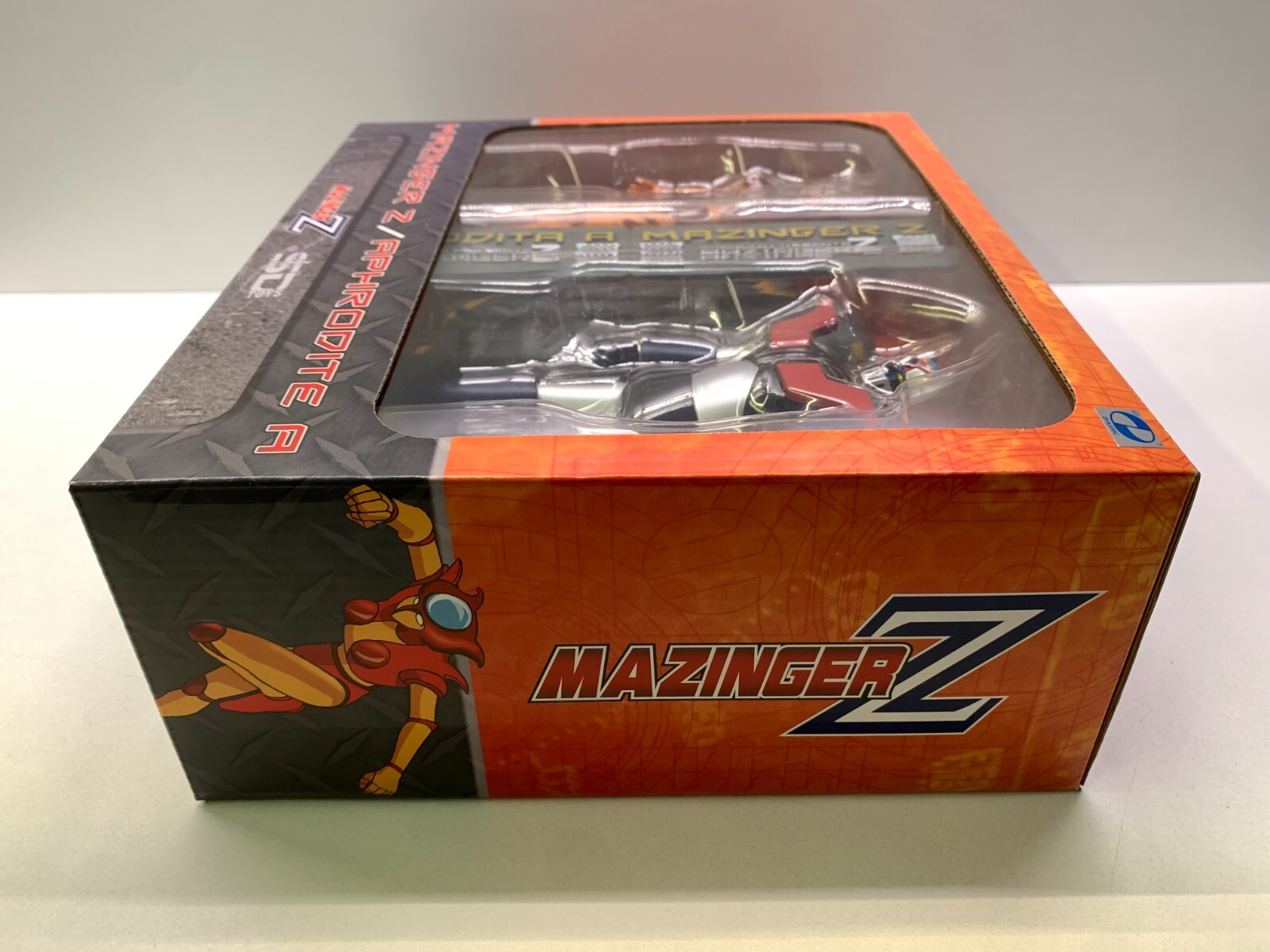 MAZINGER Z & APHRODITE A STATUE - NEW OFFICIAL DYNAMIC SD TOYS - MAZINGA FIGURE