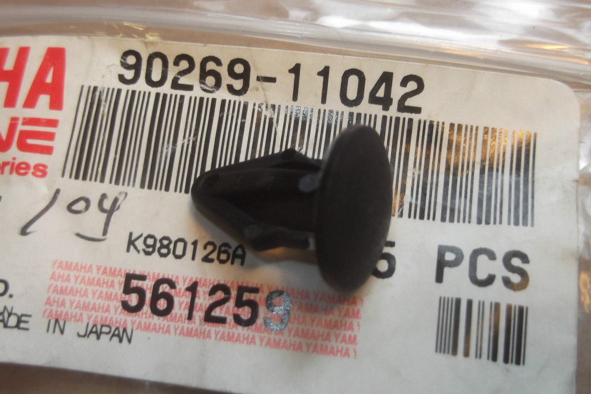 YAMAHA YZ125 YZ250 1990 GENUINE NOS AIR BOX RIVET - # 90269-11042