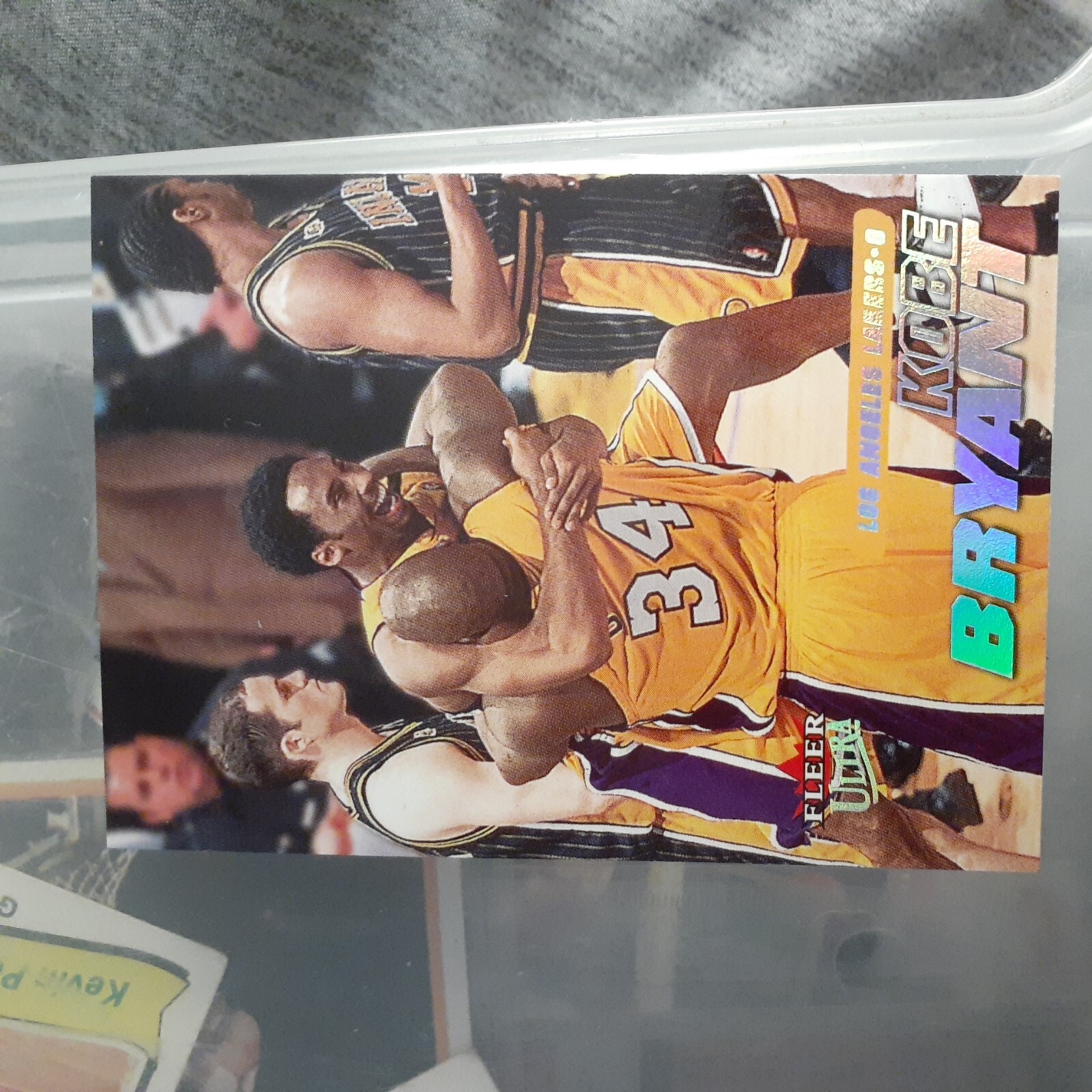 2000-01 Fleer Ultra - #10 Kobe Bryant