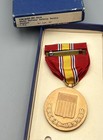 Vietnam War 1967 National Defense Medal With Original Cardboard Box — photo 2