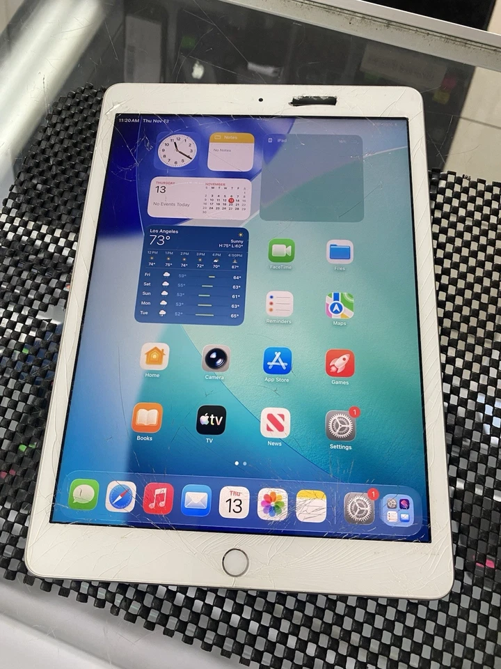 Apple iPad 8TH Gen Wi-Fi 32GB - for Parts/repair - A2270 - C69 - image 2 of 4