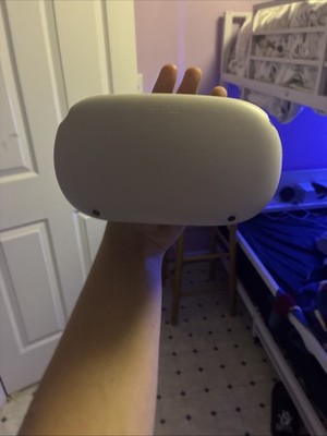 Oculus Quest 2 128GB USB-C Charger No Head Strap Mid Condition