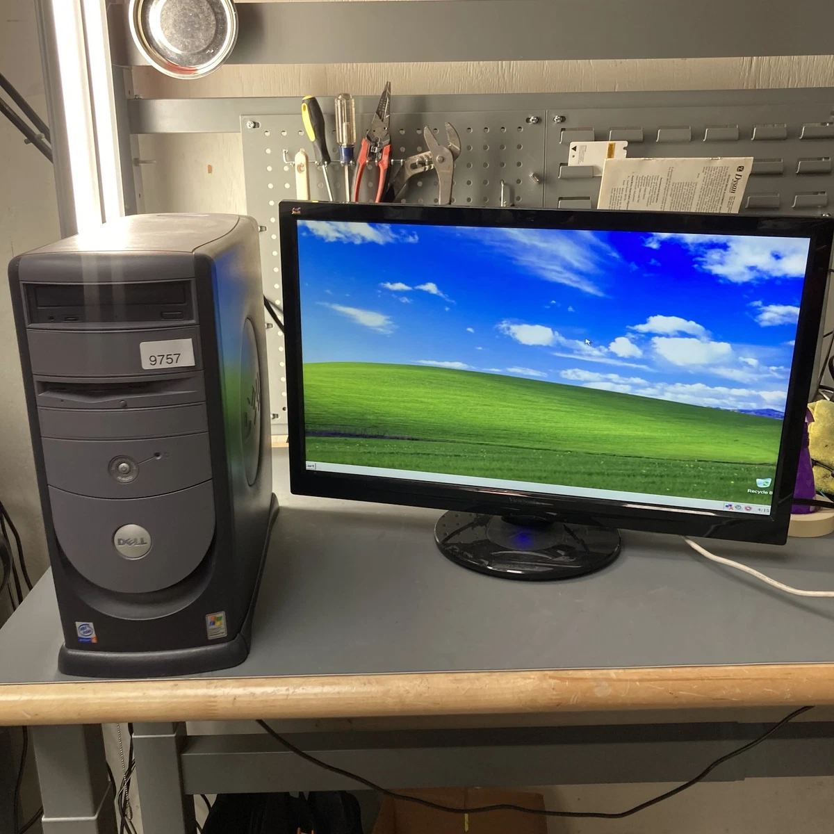 Windows XP Dedicated Graphics PC Desktops & All-In-One Computers