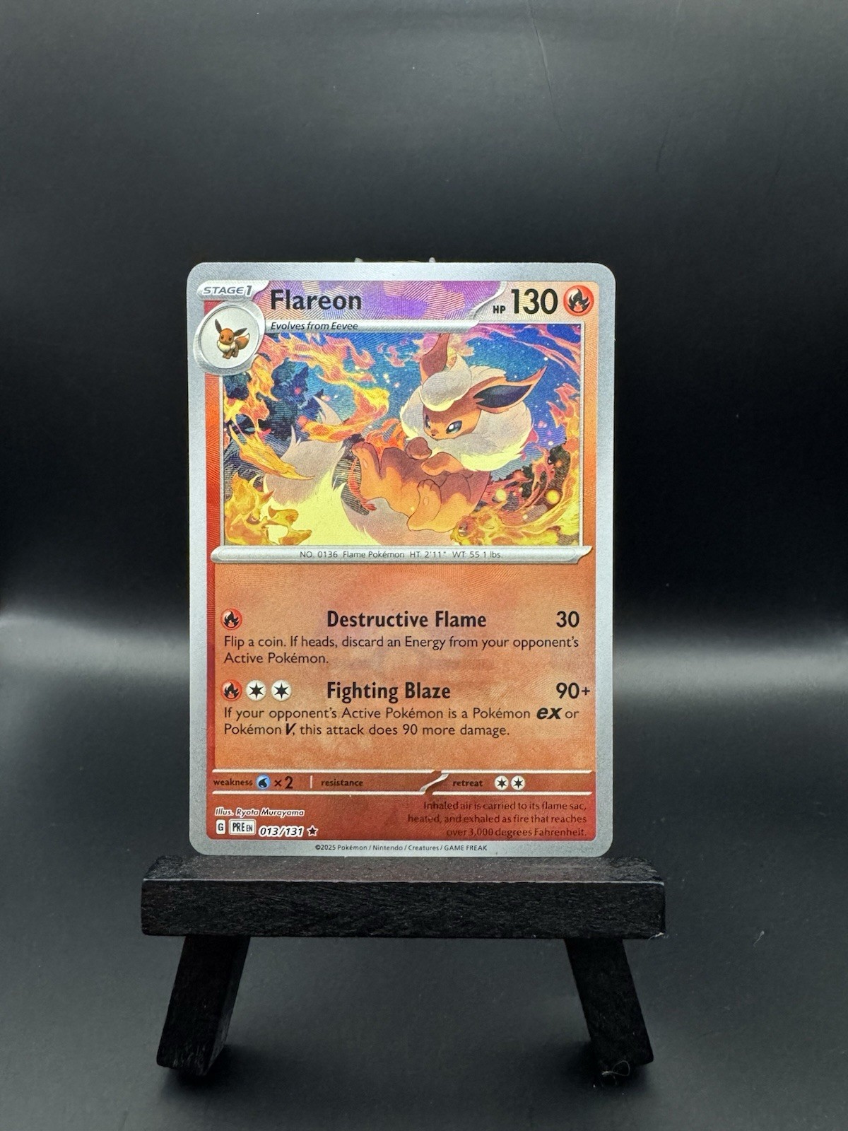 Pokémon Flareon Poke Ball Pattern 013/131 Prismatic Evolutions Holo LP