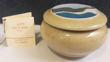 ANN RICHARD High Fire ART POTTERY Handmade PORCELAIN JAR Trinket Box (#442) Read