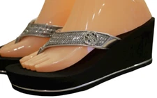 NEW WOMEN'S GUESS BLACK PEWTER RHINESTONES FLIP FLOPS WEDGE SARRALY 5,6,7,8,9,10