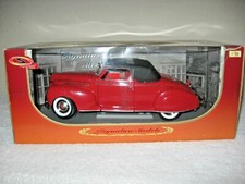 1939 LINCOLN ZEPHYR SIGNATURE 1:18 OPENING DOORS, HOOD TRUNK. HAS TOP DOWN BOOT