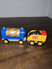 Toy State Preschool Express Magnetic Train 2 Cars Tender Tanker