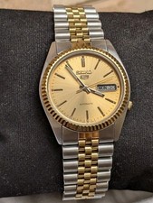 Imagen de Seiko 5 Automatic Watch Two-Tone Golden Sunburst Dial Day Date Japan