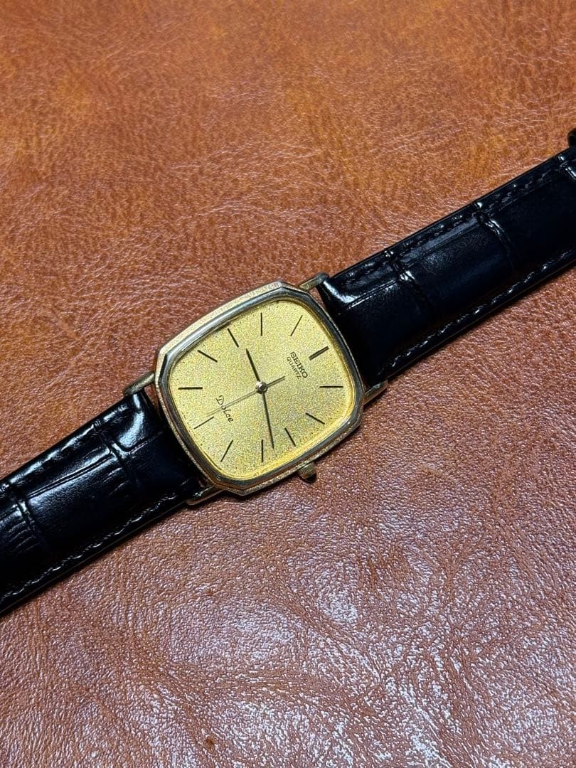 SEIKO Dolce Rectangular Watch 1980s Timepiece Vin… - image 5