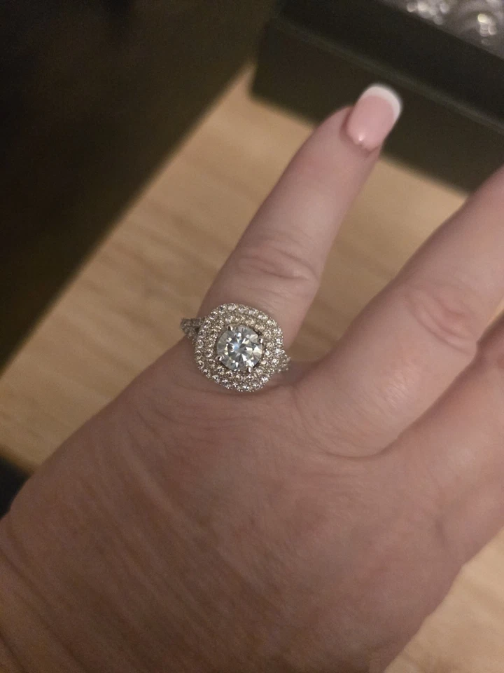 Anillo de moissanita real de corte redondo blanco hielo VVS1 3,48 quilates de plata de ley 925 talla 7 Foto 3 de 4