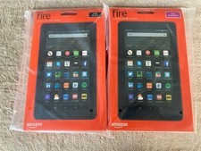Lot of (2) Amazon Fire HD 7 Tablet (5th Generation) 8 GB, Wi-Fi Black & Magena
