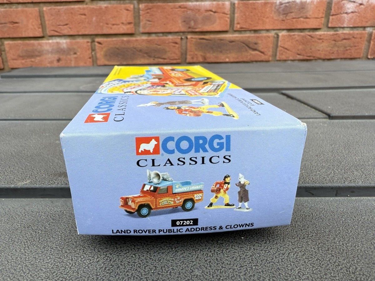 CORGI Collection　RANGE ROVER & CARAVAN Corgi Classics Chipperfield Circus Land Rover Public Address