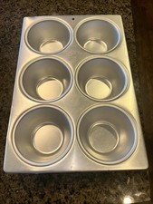 Wilton 2105-1820 Padella per muffin e cupcake jumbo 5 cavità alluminio 3,75”diam X 2”H
