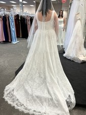 White Lace Gown Wedding Dress Size 16 MOTIVATED TO SELL SEND OFFERS!