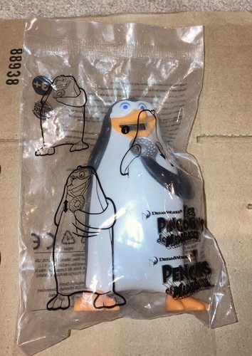 2016 PENGUINS OF MADAGASCAR BURGER KING KIDS MEAL TOY - COMMANDO PRIVATE