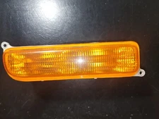 XJ Jeep RH FRONT Turn Signal Parking Light Assembly XJ Cherokee 1997-2001